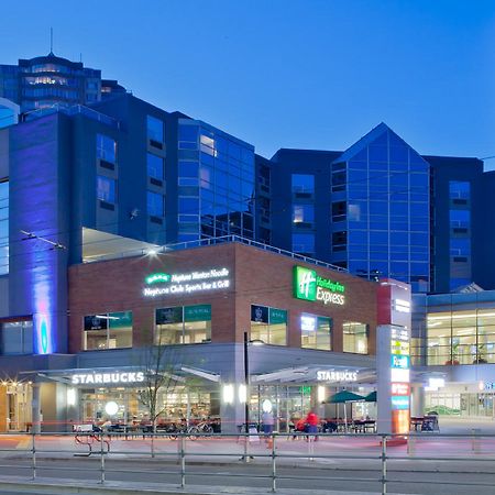 Holiday Inn Express Vancouver-Metrotown Burnaby Exterior foto