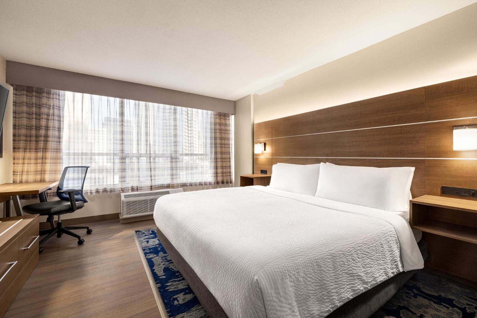 Holiday Inn Express Vancouver-Metrotown Burnaby Exterior foto